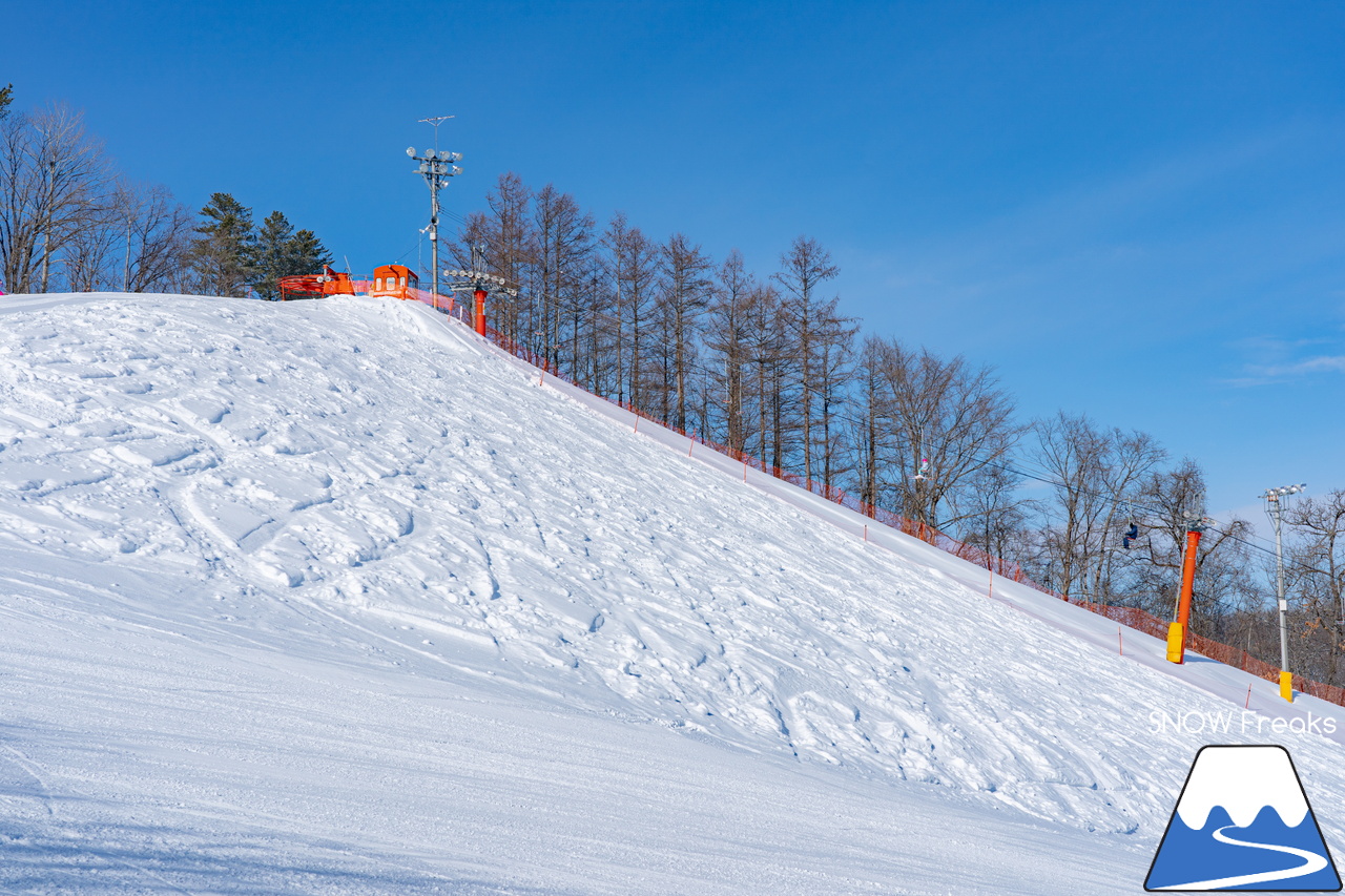 オホーツク・ローカルスキー場巡り。｜晴天粉雪の『佐呂間町営スキー場』から流氷を望む『湧別町五鹿山スキー場』へ！